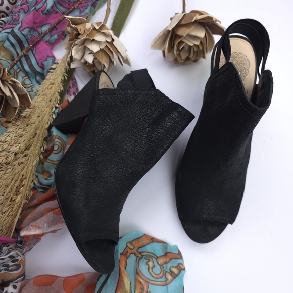 Vince Camuto Black Peep-Toe Ankle Boots Size 7 - Picture 10 of 10